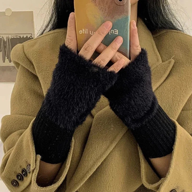 Lavisa - Plush Fingerless Winter Gloves