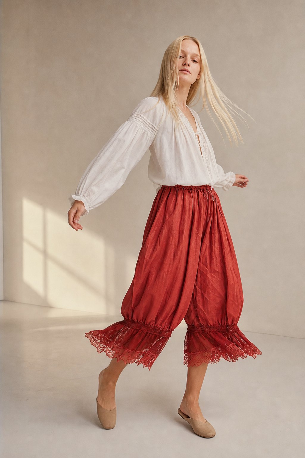 Lavisa - Vintage Lace Cuff Lantern Pants
