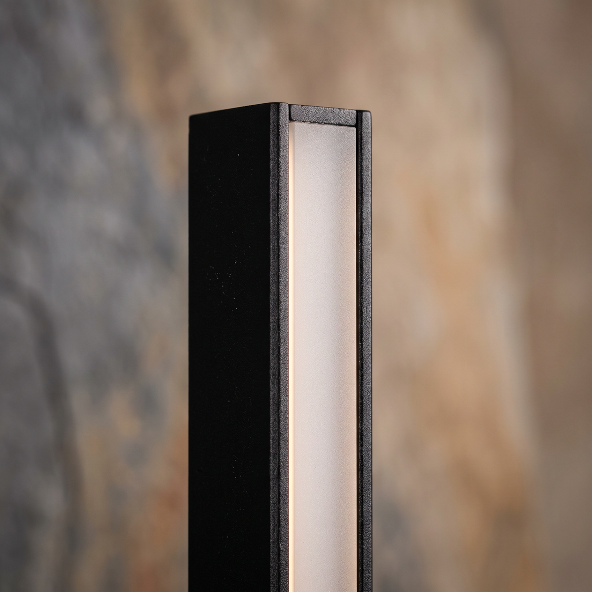 Lavisa - Ultra-Thin Linear LED Outdoor Wall Sconce