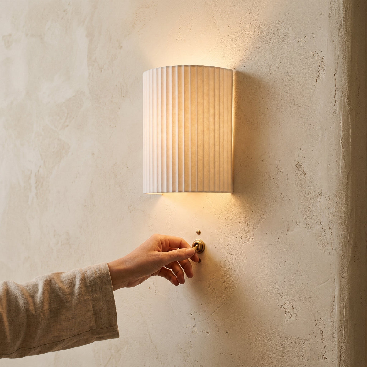 Lavisa - Modern Fluted Wall Sconce