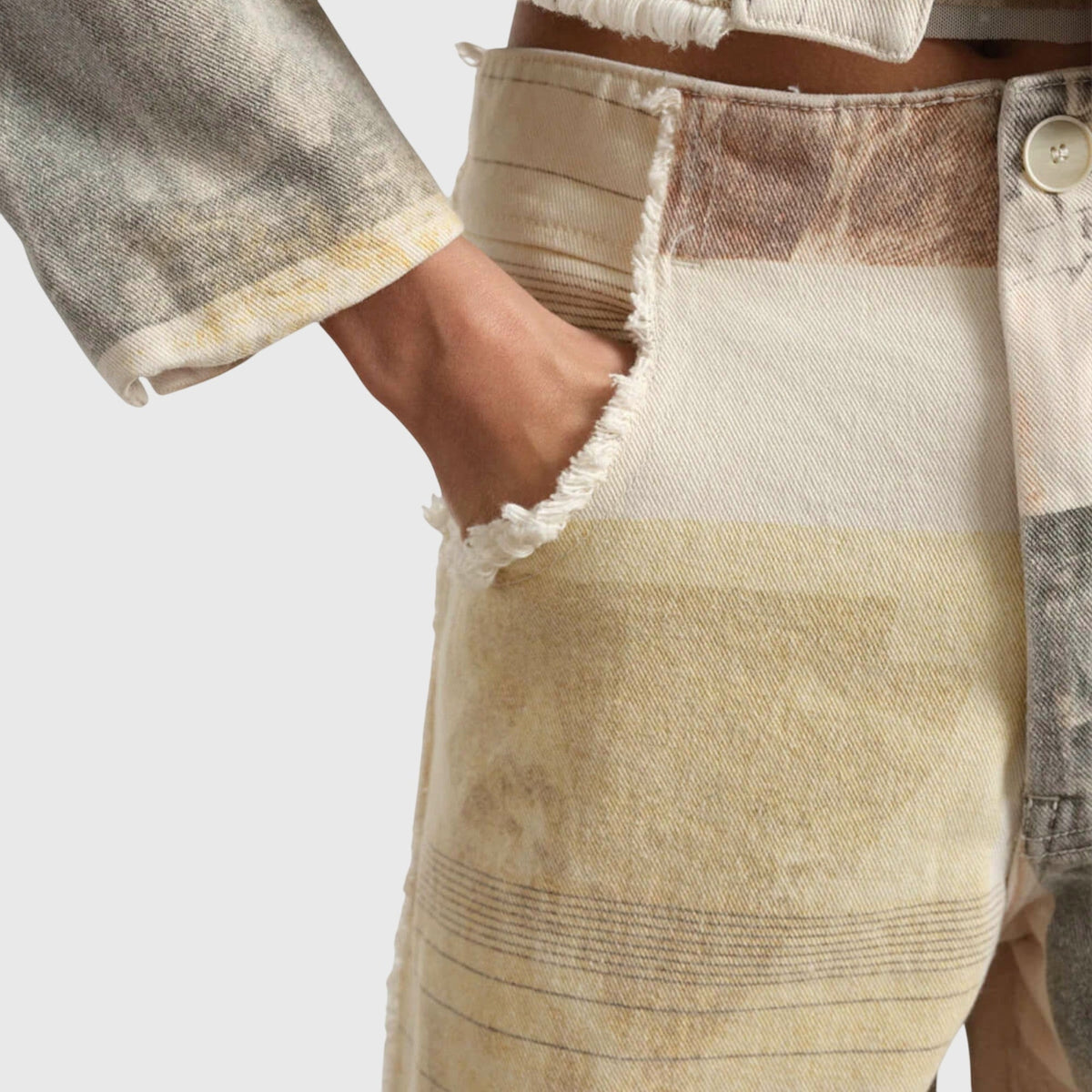 Lavisa - High Waisted Wide Leg Jeans with Raw Hem