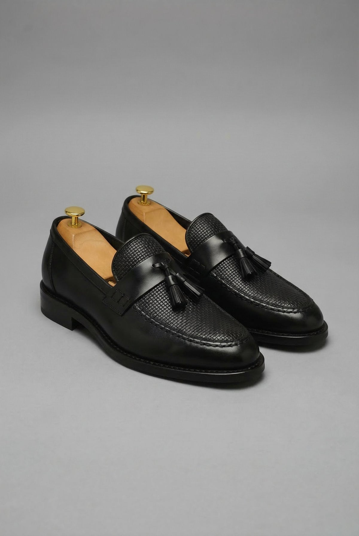 Men's Woven Tassel Slip-On Loafers Smart Formal Shoes - Close-Up Texture & Detail | Lavisa