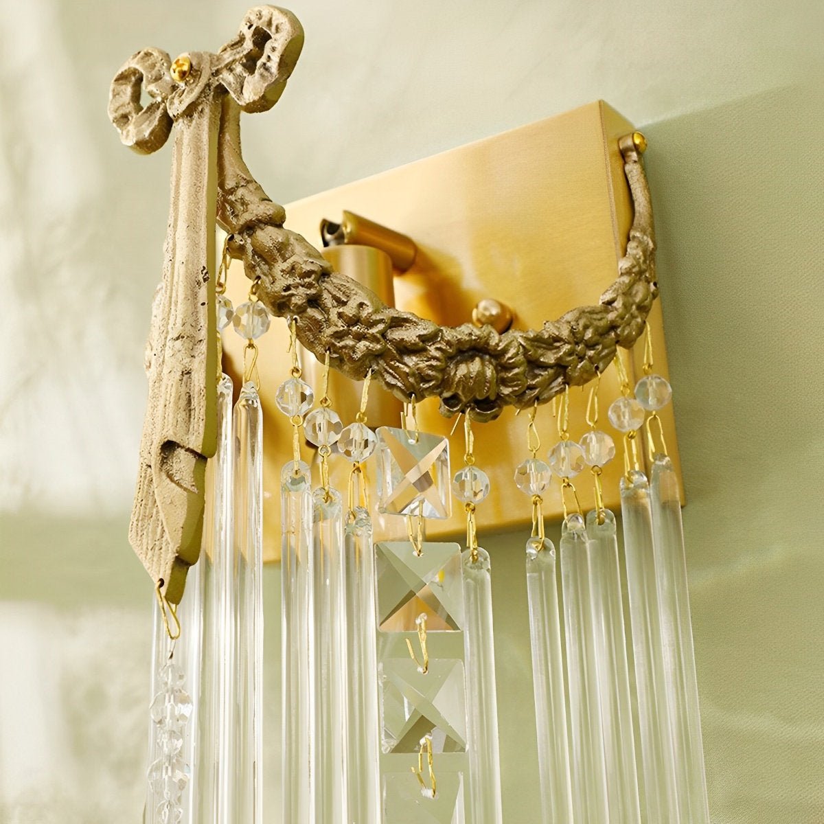 Lavisa - Vintage Crystal Bow Tie Wall Sconce