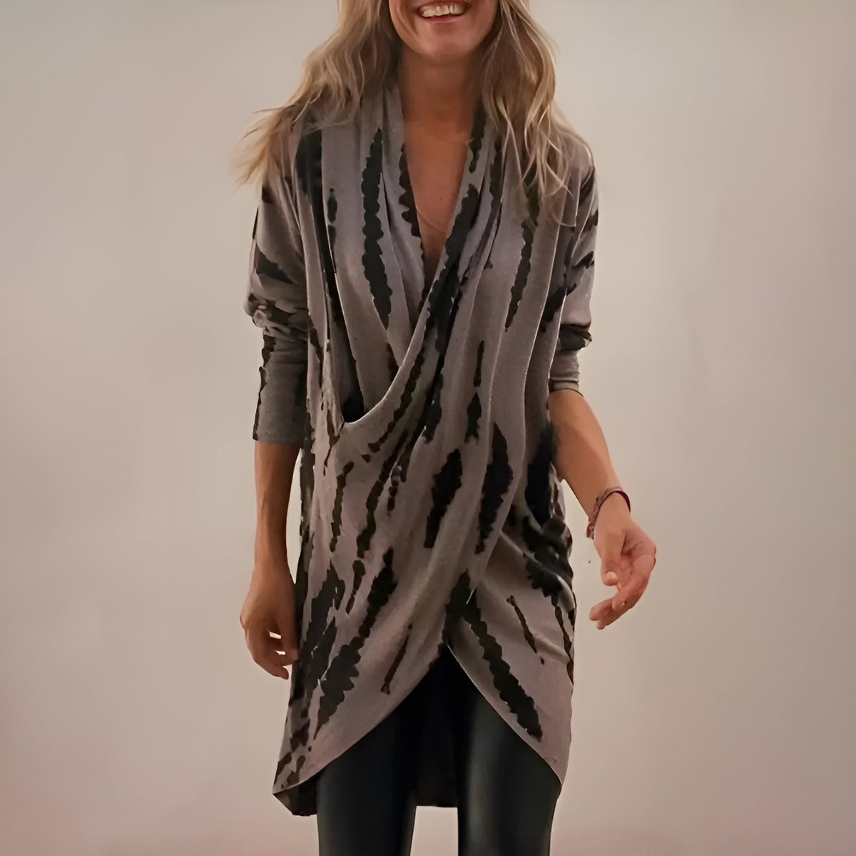 Lavisa - Women's Abstract Print V-Neck Relaxed Wrap Tunic