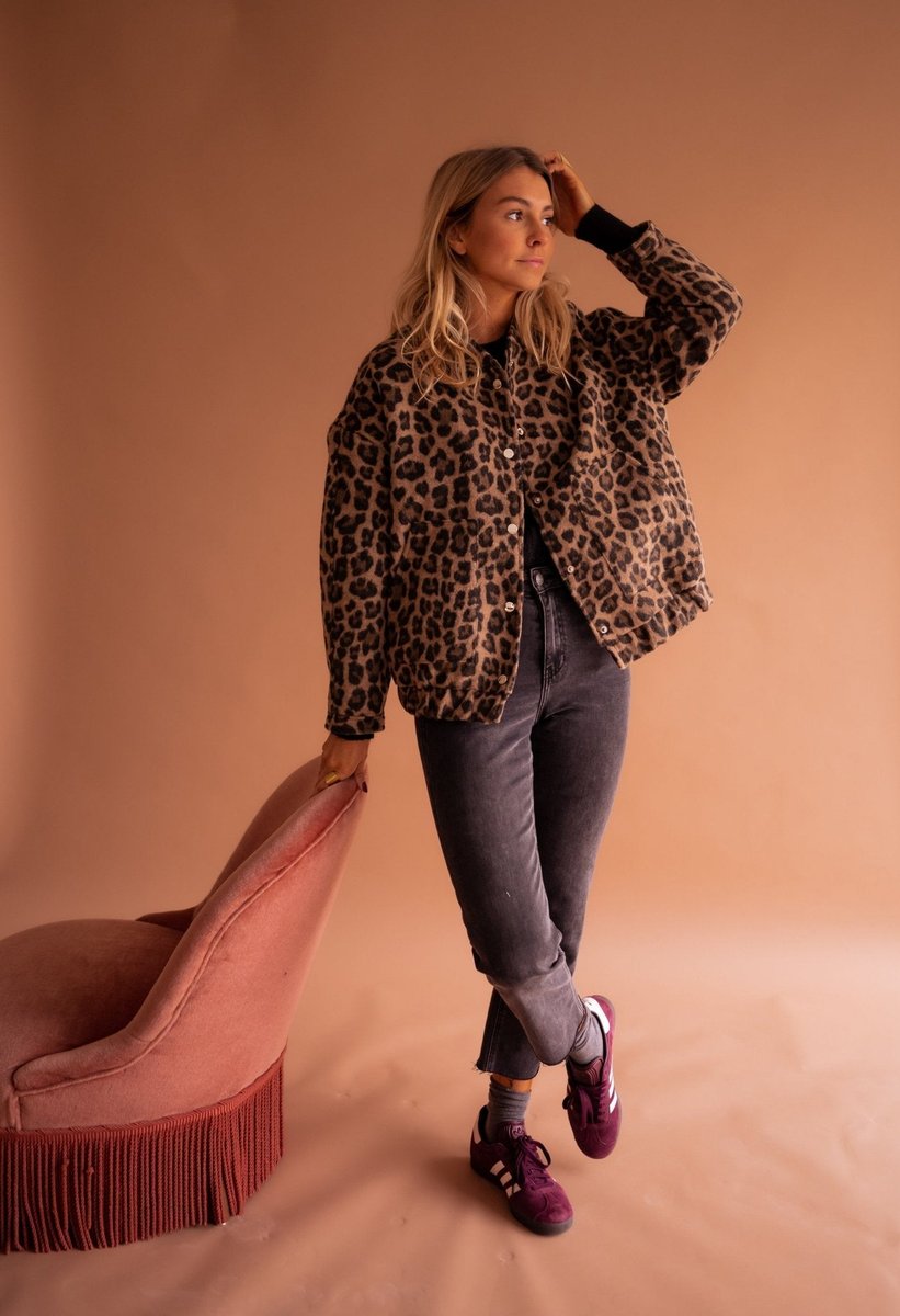 Womens Oversized Leopard Print Quilted Jacket - Close-Up Texture & Detail | Lavisa