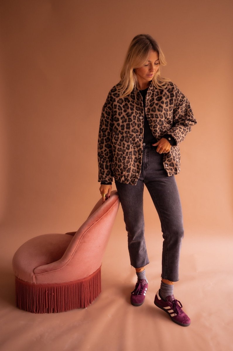 Womens Oversized Leopard Print Quilted Jacket - Sole & Material View | Lavisa